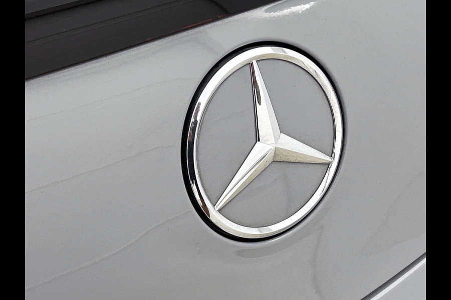 Mercedes-Benz CLE Coupé 300 e AMG Plug-In Hybride AMG Premium | Night Pakket | Digital Licht | Memory Voorstoelen | Stuur en Stoelverwarming Inclusief 24 maanden Mercedes-Benz Certified garantie voor Europa.