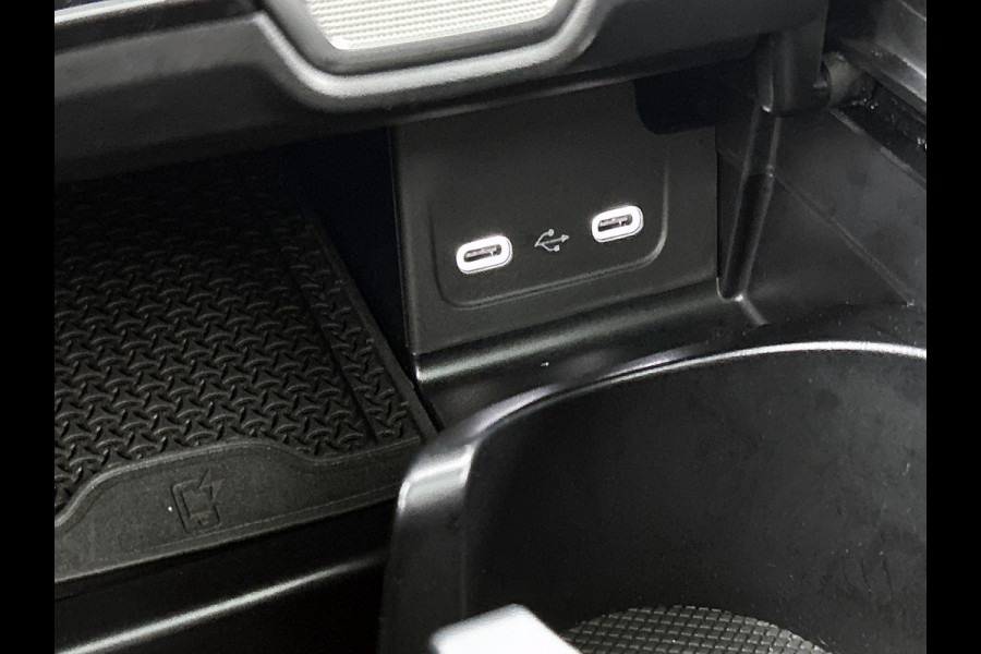 Mercedes-Benz CLE Coupé 300 e AMG Plug-In Hybride AMG Premium | Night Pakket | Digital Licht | Memory Voorstoelen | Stuur en Stoelverwarming Inclusief 24 maanden Mercedes-Benz Certified garantie voor Europa.