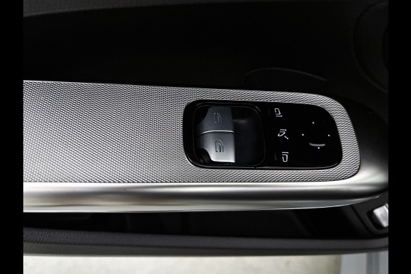 Mercedes-Benz CLE Coupé 300 e AMG Plug-In Hybride AMG Premium | Night Pakket | Digital Licht | Memory Voorstoelen | Stuur en Stoelverwarming Inclusief 24 maanden Mercedes-Benz Certified garantie voor Europa.