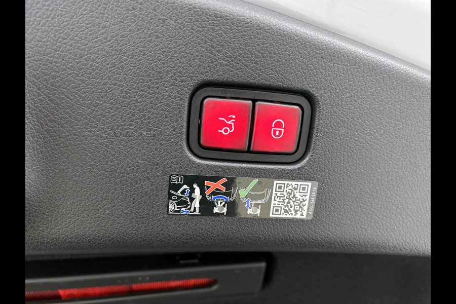 Mercedes-Benz CLE Coupé 300 e AMG Plug-In Hybride AMG Premium | Night Pakket | Digital Licht | Memory Voorstoelen | Stuur en Stoelverwarming Inclusief 24 maanden Mercedes-Benz Certified garantie voor Europa.