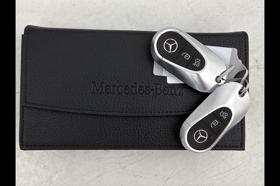 Mercedes-Benz CLE Coupé 300 e AMG Plug-In Hybride AMG Premium | Night Pakket | Digital Licht | Memory Voorstoelen | Stuur en Stoelverwarming Inclusief 24 maanden Mercedes-Benz Certified garantie voor Europa.
