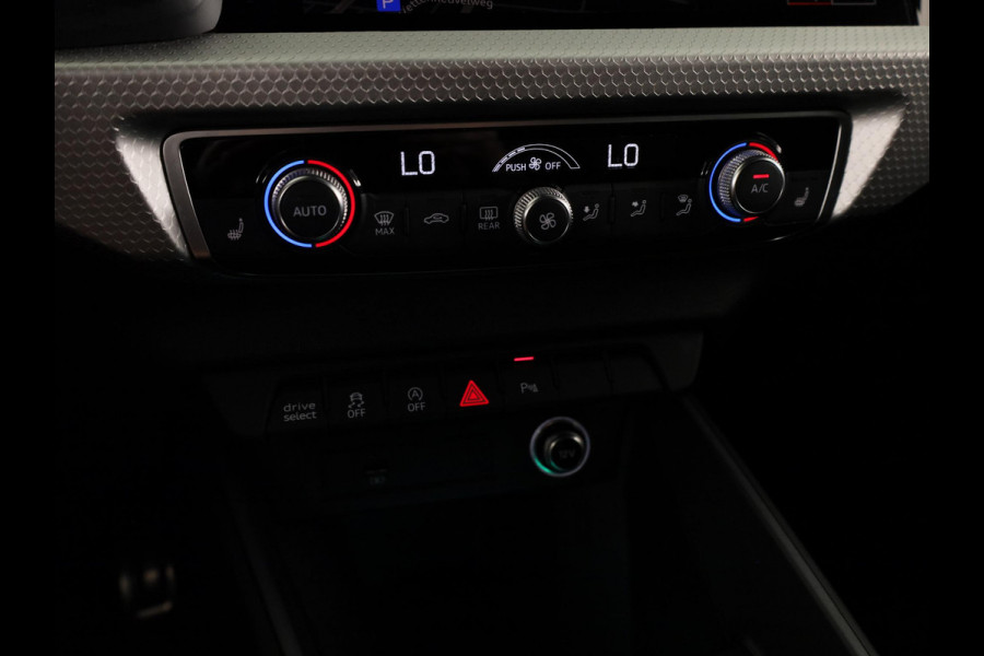 Audi A1 Sportback 40 TFSI edition one 200pk | Automaat | Schuifdak | B&O | Stoelverwarming | ACC | S line | Keyless