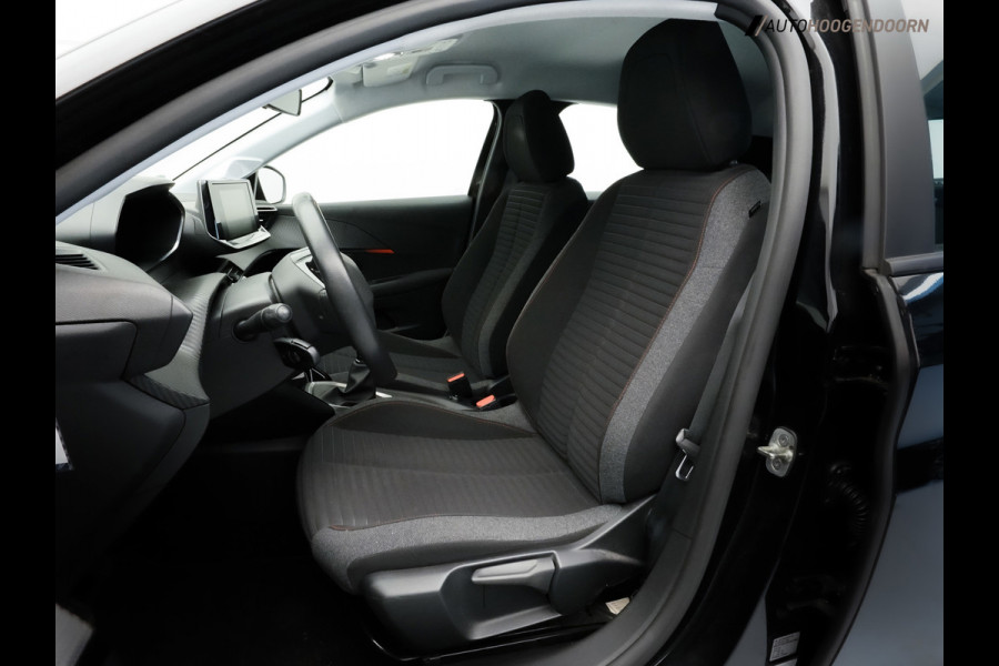Peugeot 208 1.2 PureTech Active Sport (APPLE CARPLAY,LED VERLICHTING,CLIMATE,CRUISE,LM-VELGEN,SPORTSTOELEN,TOPCONDITIE)