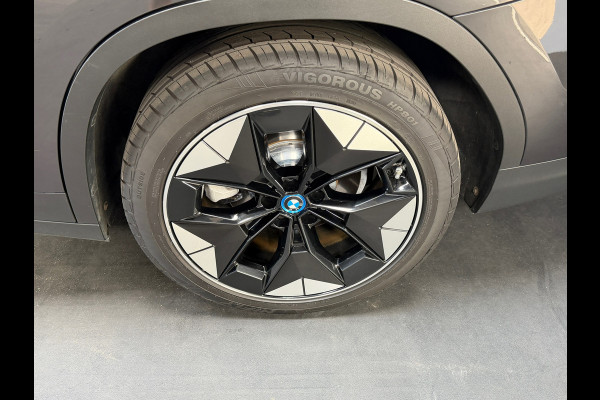 BMW iX3 High Executive 80 kWh | Pano | Sportstoelen | 360 | HUD | H&K | Adaptive Cruise | LED | ACC | Memory | NAP | NL Auto