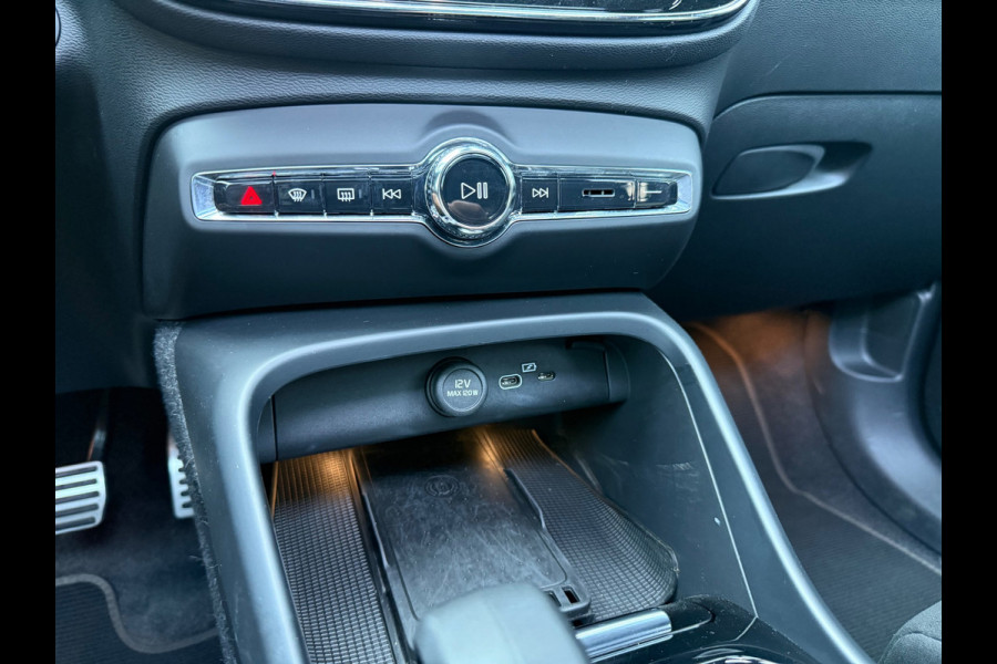 Volvo XC40 Recharge P8 AWD R-Design - Automaat - Alcantara - Pano/Schuifdak - Navi