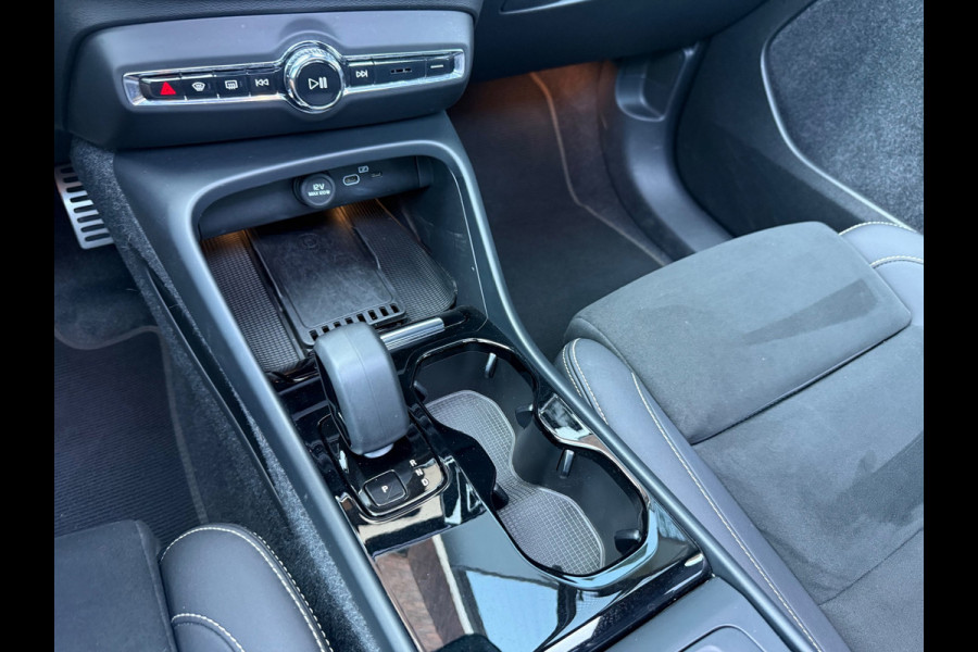 Volvo XC40 Recharge P8 AWD R-Design - Automaat - Alcantara - Pano/Schuifdak - Navi