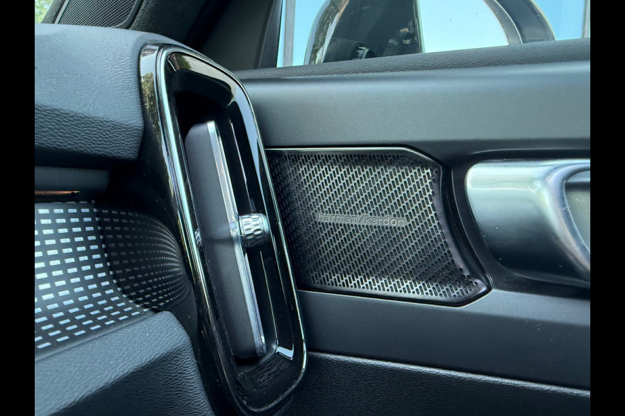 Volvo XC40 Recharge P8 AWD R-Design - Automaat - Alcantara - Pano/Schuifdak - Navi
