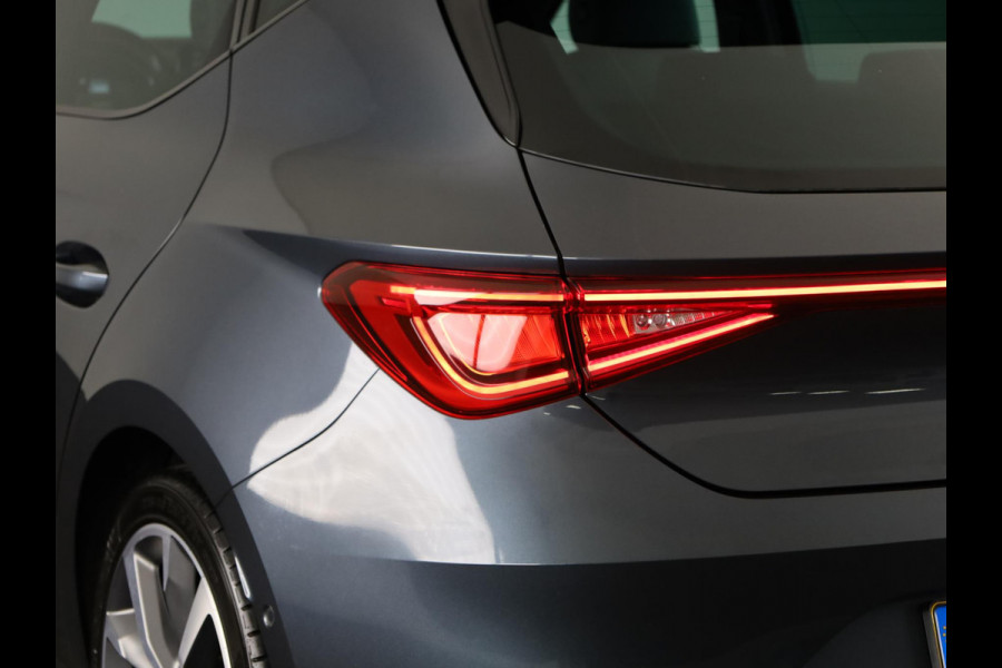 Seat Leon 1.5 eTSI FR Launch Edition Full map navigatie | Dodehoek detectie | Adaptive Cruise Control | 18 inch lm-velgen | Apple Car Play / Android Auto | Rijstrooksensor met correctie | Climat Control