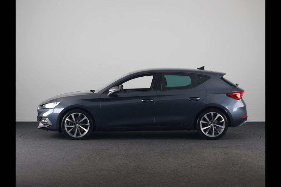 Seat Leon 1.5 eTSI FR Launch Edition Full map navigatie | Dodehoek detectie | Adaptive Cruise Control | 18 inch lm-velgen | Apple Car Play / Android Auto | Rijstrooksensor met correctie | Climat Control