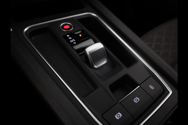 Seat Leon 1.5 eTSI FR Launch Edition Full map navigatie | Dodehoek detectie | Adaptive Cruise Control | 18 inch lm-velgen | Apple Car Play / Android Auto | Rijstrooksensor met correctie | Climat Control