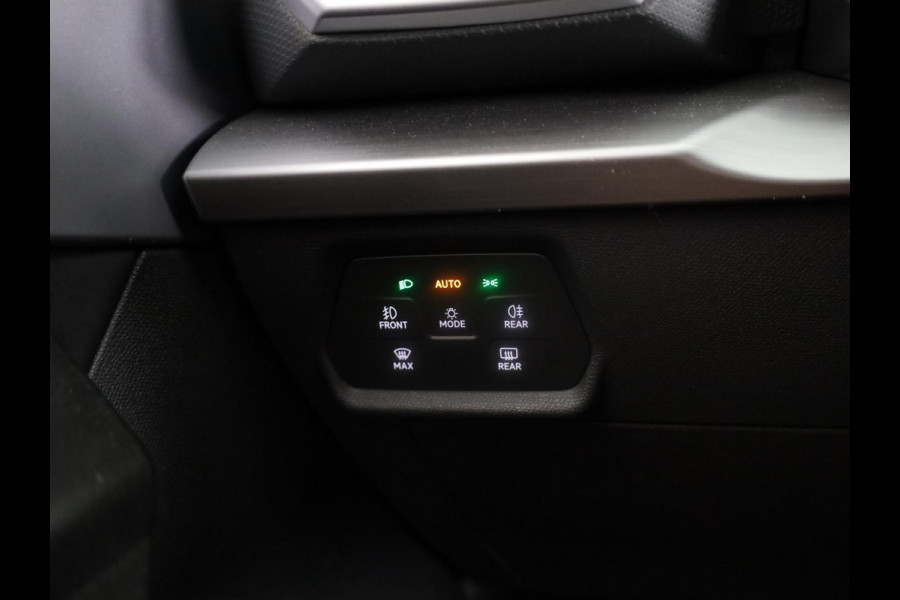 Seat Leon 1.5 eTSI FR Launch Edition Full map navigatie | Dodehoek detectie | Adaptive Cruise Control | 18 inch lm-velgen | Apple Car Play / Android Auto | Rijstrooksensor met correctie | Climat Control