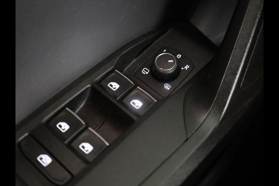 Seat Leon 1.5 eTSI FR Launch Edition Full map navigatie | Dodehoek detectie | Adaptive Cruise Control | 18 inch lm-velgen | Apple Car Play / Android Auto | Rijstrooksensor met correctie | Climat Control