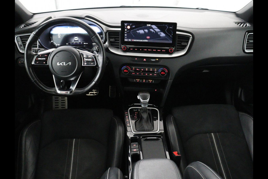 Kia ProCeed 1.5 T-GDI GT-Line | Panoramadak | Trekhaak | Half Leder | Stuur/stoelverwarming | Virtual dashboard | Adaptive cruise | Camera | Carplay | Dodehoek detectie |