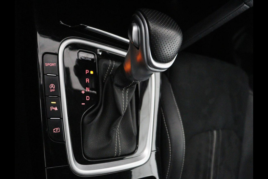 Kia ProCeed 1.5 T-GDI GT-Line | Panoramadak | Trekhaak | Half Leder | Stuur/stoelverwarming | Virtual dashboard | Adaptive cruise | Camera | Carplay | Dodehoek detectie |