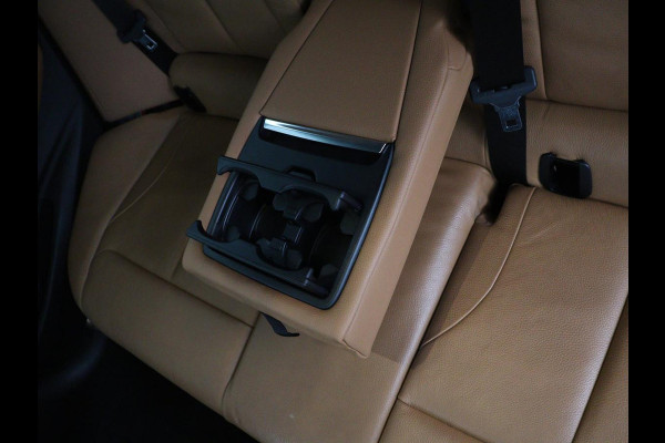 BMW 3-serie Gran Turismo 320i xDrive High Executive Edition | Panoramadak | Elec. Trekhaak | Leder | Memory | Stoelverwarming | Camera | Park assist | Cruise control | 19''