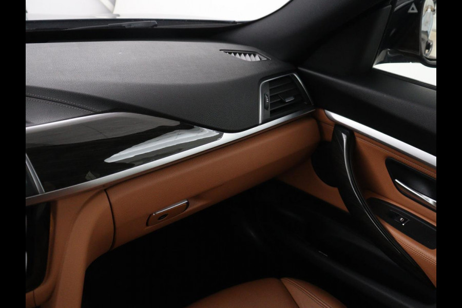BMW 3-serie Gran Turismo 320i xDrive High Executive Edition | Panoramadak | Elec. Trekhaak | Leder | Memory | Stoelverwarming | Camera | Park assist | Cruise control | 19''