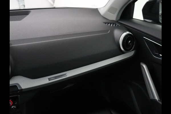 Audi Q2 30 TFSI Advanced edition | Panoramadak | Leder | Virtual Dashboard | Stoelverwarming | Climate control | Camera | Park assist | Cruise control | Navigatie |