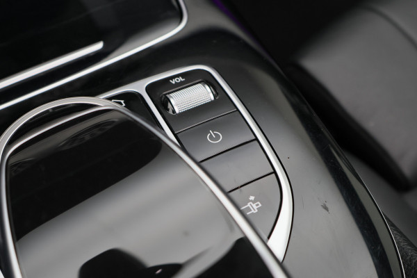 Mercedes-Benz E-Klasse Cabrio 200 25th Anniversary Edition AMG Burmester, Leer, Camera, Apple Carplay, 19", Afn. Trekhaak