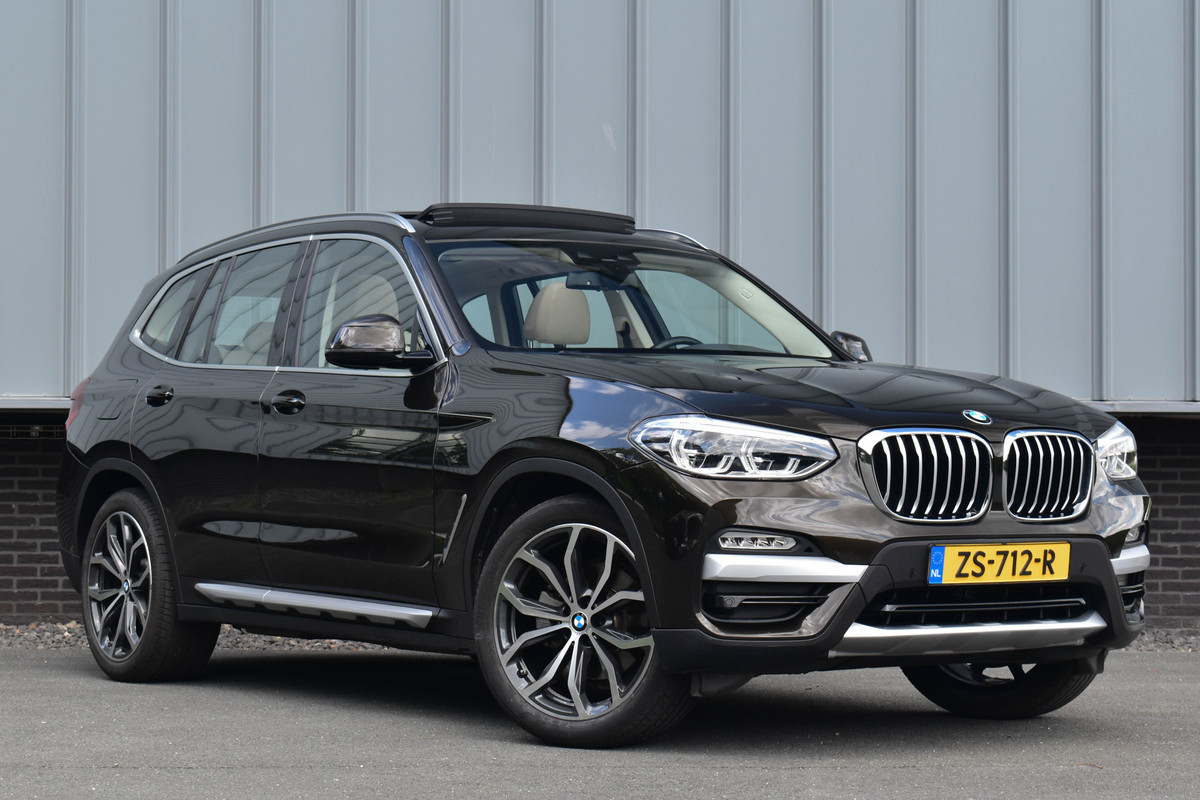 BMW X3 xDrive20i High Executive | Pano | Trekhaak | Leder | Stoelverwarming