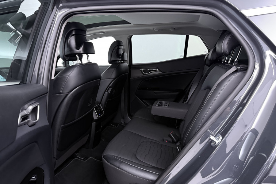 Kia Sportage 1.6 T-GDi Plug-in Hybrid AWD DynamicPlusLine (PANORAMADAK, TREKHAAK, STOEL/STUUR VERWARMING, CAMERA, ELEKTR STOELEN)