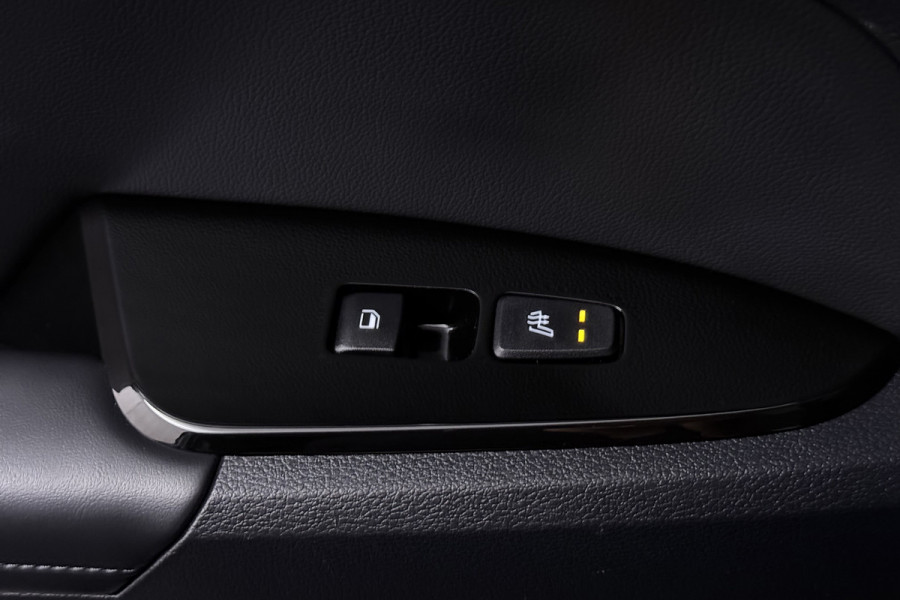Kia Sportage 1.6 T-GDi Plug-in Hybrid AWD DynamicPlusLine (PANORAMADAK, TREKHAAK, STOEL/STUUR VERWARMING, CAMERA, ELEKTR STOELEN)