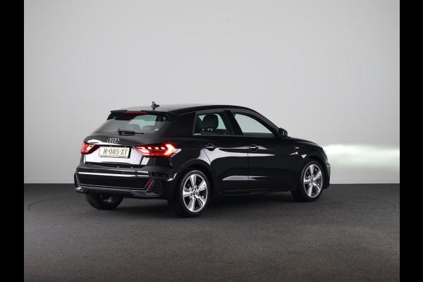 Audi A1 Sportback 30 TFSI S edition 110PK | Navigatie | 17 inch Lichtmetalen velgen | Climatronic | Led verlichting | Parkeersensoren voor en achter | S-line interieur