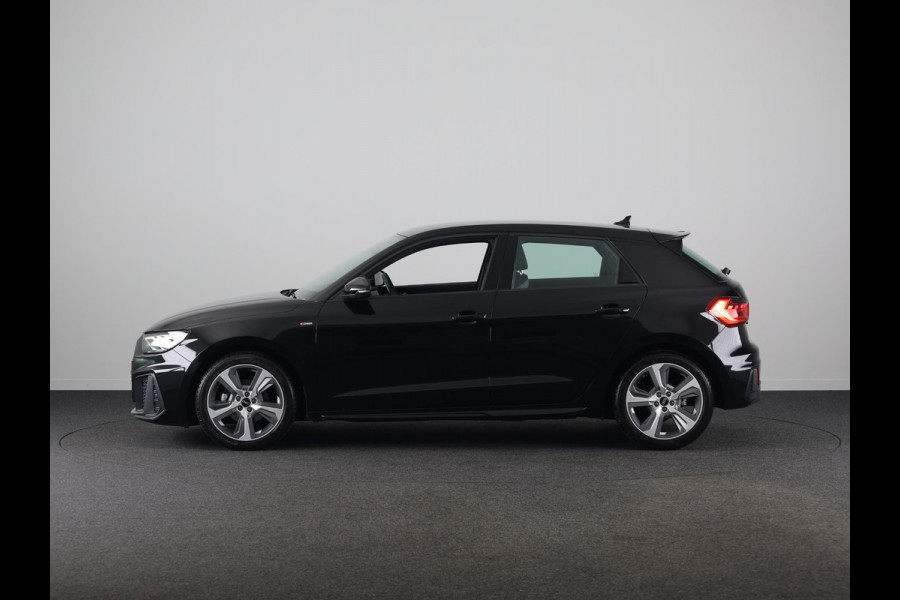 Audi A1 Sportback 30 TFSI S edition 110PK | Navigatie | 17 inch Lichtmetalen velgen | Climatronic | Led verlichting | Parkeersensoren voor en achter | S-line interieur