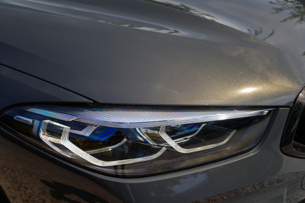 BMW 8 Serie M850i xDrive High Executive | VOL! | DEALER ONDH | CARBON | B&W | NAP | 4WIELSTUURING | HUD | 360 |