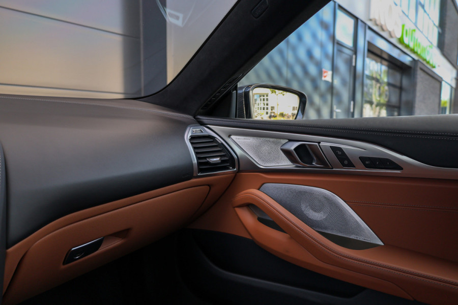 BMW 8 Serie M850i xDrive High Executive | VOL! | DEALER ONDH | CARBON | B&W | NAP | 4WIELSTUURING | HUD | 360 |