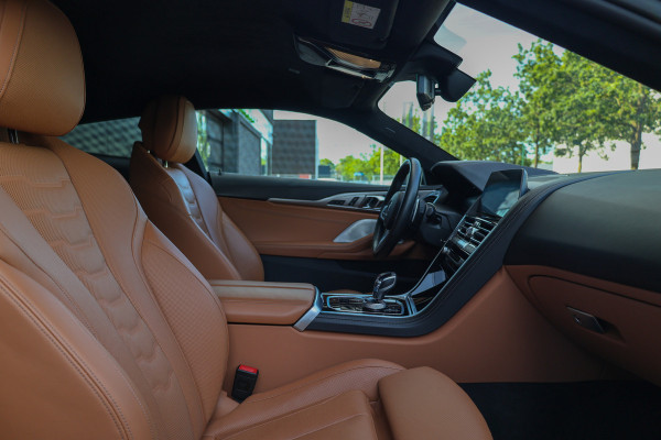 BMW 8 Serie M850i xDrive High Executive | VOL! | DEALER ONDH | CARBON | B&W | NAP | 4WIELSTUURING | HUD | 360 |
