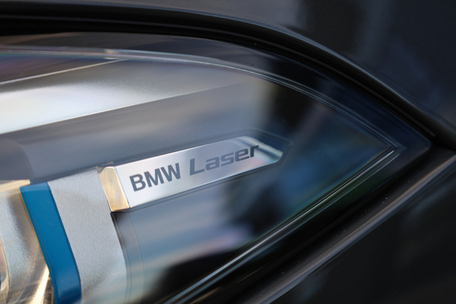 BMW 8 Serie M850i xDrive High Executive | VOL! | DEALER ONDH | CARBON | B&W | NAP | 4WIELSTUURING | HUD | 360 |