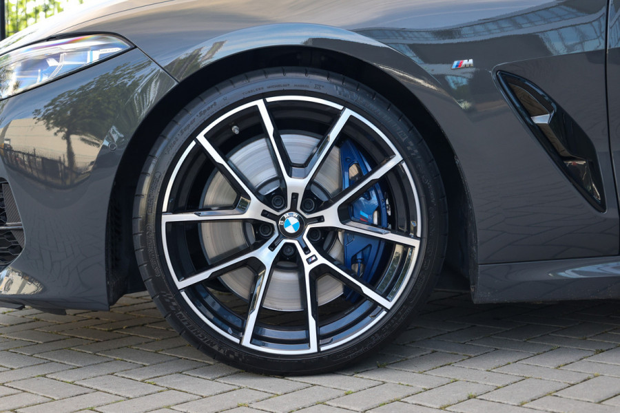 BMW 8 Serie M850i xDrive High Executive | VOL! | DEALER ONDH | CARBON | B&W | NAP | 4WIELSTUURING | HUD | 360 |