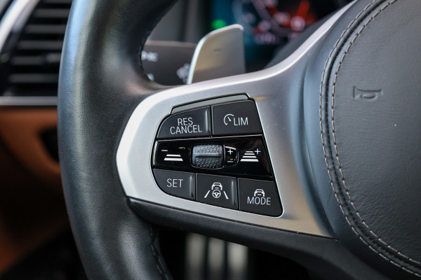 BMW 8 Serie M850i xDrive High Executive | VOL! | DEALER ONDH | CARBON | B&W | NAP | 4WIELSTUURING | HUD | 360 |
