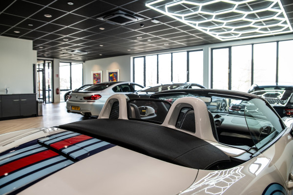 BMW 8 Serie M850i xDrive High Executive | VOL! | DEALER ONDH | CARBON | B&W | NAP | 4WIELSTUURING | HUD | 360 |