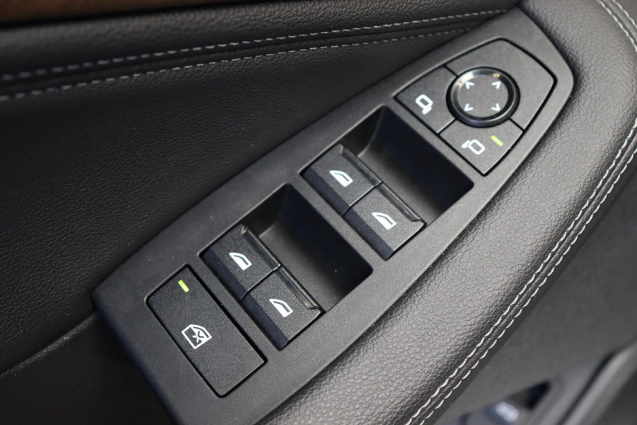 BMW 2 Serie Active Tourer 218i Executive Luxury Line Automaat / Widescreen Display / Navigatiesysteem / Harman Kardon / DAB / Parkeerhulpsysteem / Comfortpakket / Extra Getint glas / 17 Inch