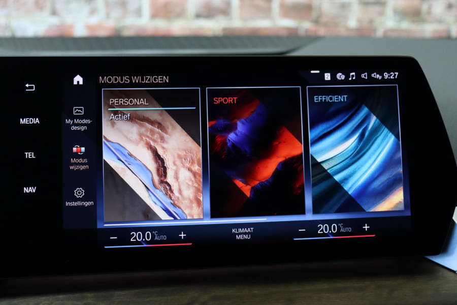BMW 2 Serie Active Tourer 218i Executive Luxury Line Automaat / Widescreen Display / Navigatiesysteem / Harman Kardon / DAB / Parkeerhulpsysteem / Comfortpakket / Extra Getint glas / 17 Inch