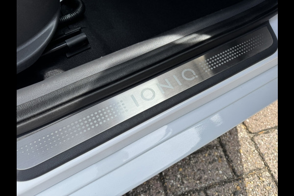 Hyundai IONIQ Comfort EV 38 kWh +300km rijbereik Camera Navi Stoelverwarming Carplay Cruise