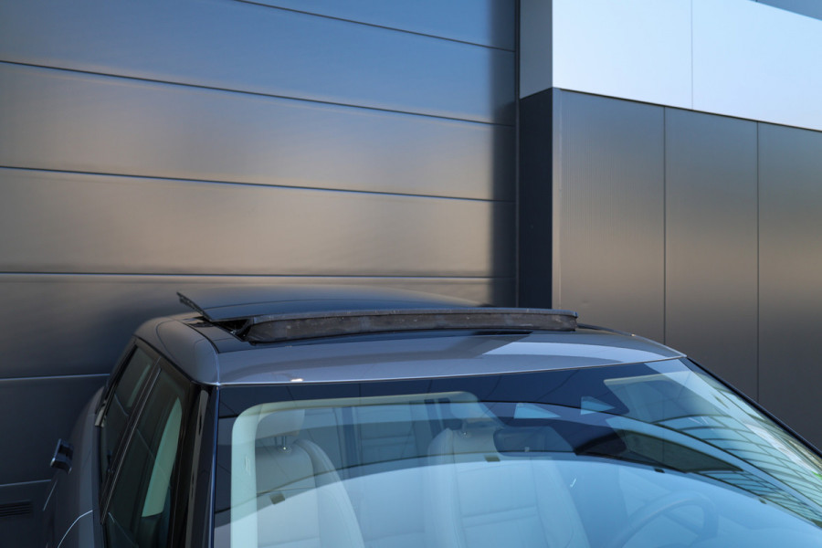 Land Rover Range Rover Evoque 1.5 P300e AWD S | PANO | 360 | ELEK TREKHAAK | DEALER ONDH | ELEK STOELEN |