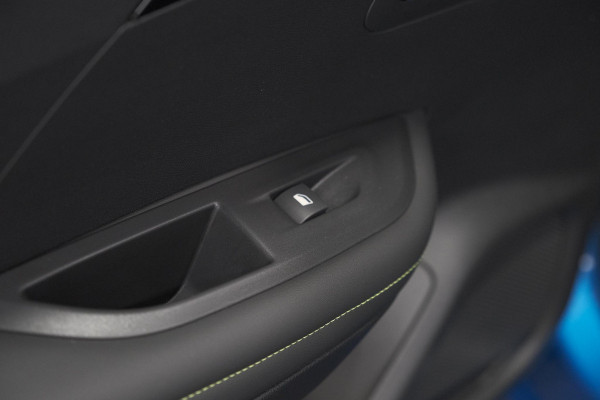 Peugeot 2008 PureTech 130 GT | Dodehoekdetectie | Navigatie | Apple Carplay | Stoelverwarming
