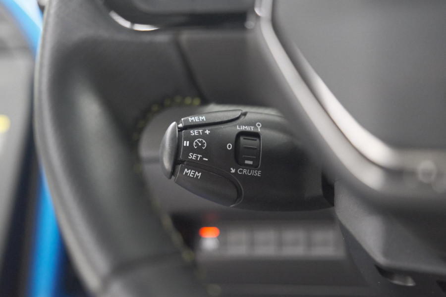 Peugeot 2008 PureTech 130 GT | Dodehoekdetectie | Navigatie | Apple Carplay | Stoelverwarming