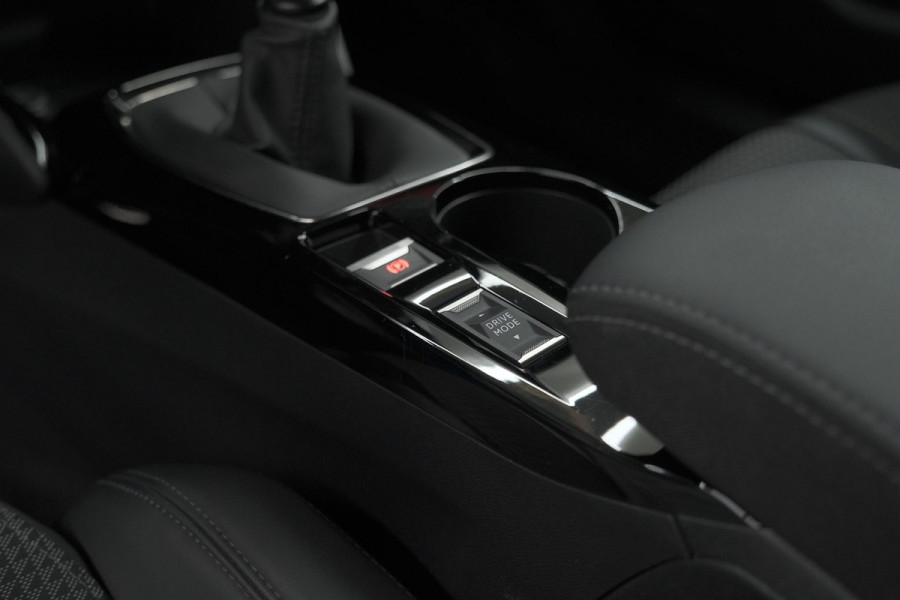 Peugeot 2008 PureTech 130 GT | Dodehoekdetectie | Navigatie | Apple Carplay | Stoelverwarming
