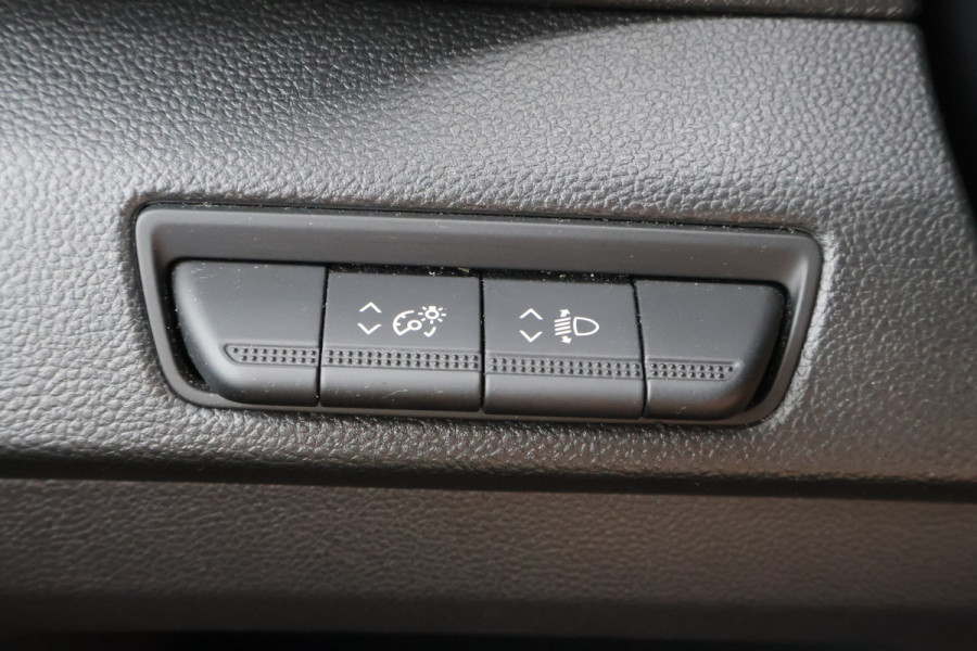 Renault Trafic 2.0 dCi 130pk DC Airco Black Edition Spoilerpakket