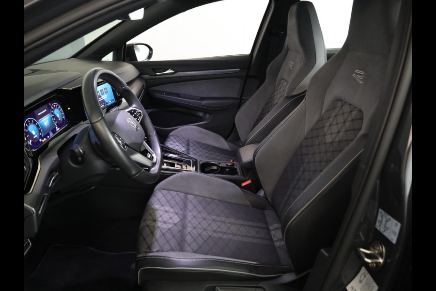 Volkswagen Golf 1.5 eTSI R-Line 130 pk Automaat (DSG) | Navigatie via App | Parkeersensoren | Autom. airco | Apple Carplay/Android Auto | R-Line |
