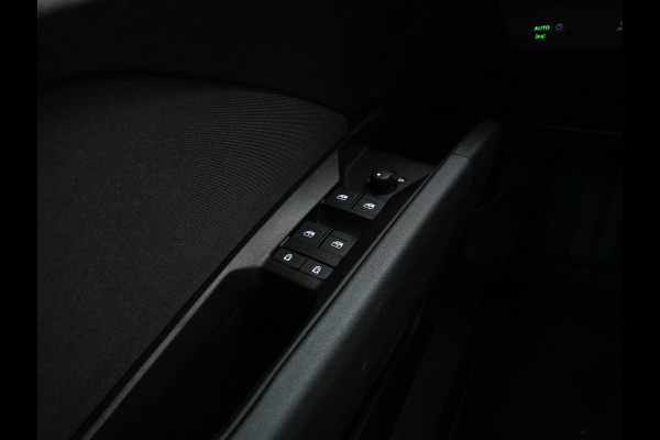 Audi Q4 e-tron 40 Launch edition 77 kWh [3-Fase-11kW] {SoH-94%} (INCL.BTW) *ADAPTIVE-CRUISE | SONOS-SOUND | HEATED-COMFORTSEATS | DIGI-COCKPIT | DAB+ | PRIVACY-GLASS | ECC | PDC | 20''ALU*