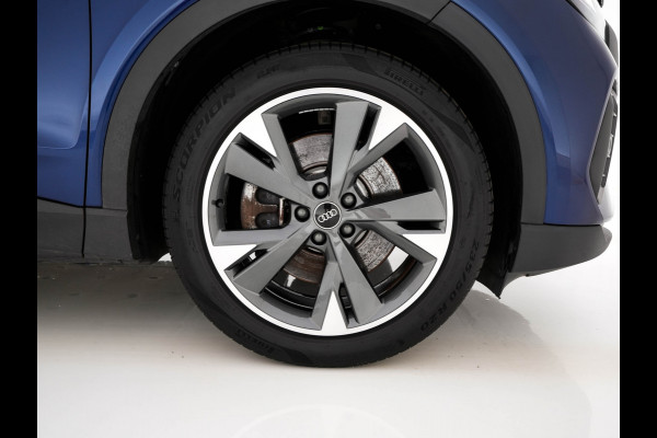 Audi Q4 e-tron 40 Launch edition 77 kWh [3-Fase-11kW] {SoH-94%} (INCL.BTW) *ADAPTIVE-CRUISE | SONOS-SOUND | HEATED-COMFORTSEATS | DIGI-COCKPIT | DAB+ | PRIVACY-GLASS | ECC | PDC | 20''ALU*