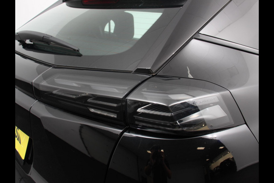 Peugeot 2008 1.2 Hybrid 145 Style Automaat Climate control Cruise control Apple Carplay/ Android Auto led Lichtmetalen velgen Parkeersensoren