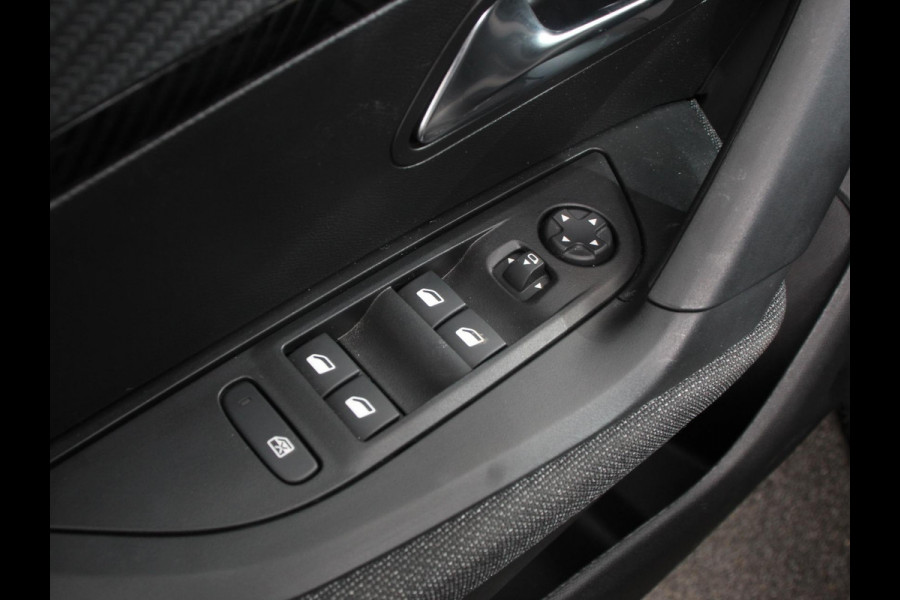 Peugeot 2008 1.2 Hybrid 145 Style Automaat Climate control Cruise control Apple Carplay/ Android Auto led Lichtmetalen velgen Parkeersensoren