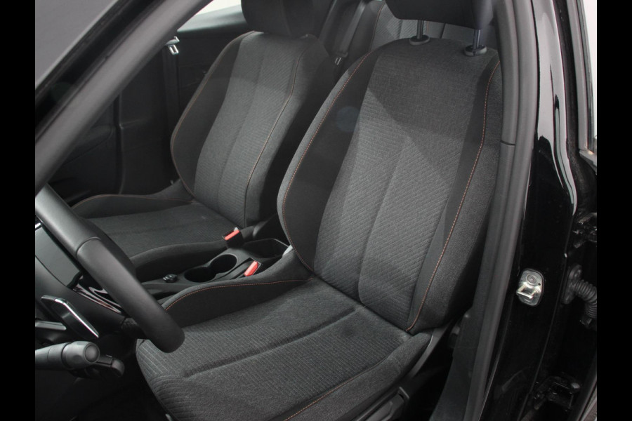Peugeot 2008 1.2 Hybrid 145 Style Automaat Climate control Cruise control Apple Carplay/ Android Auto led Lichtmetalen velgen Parkeersensoren