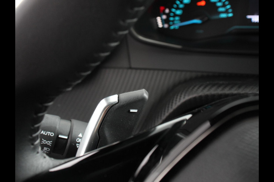 Peugeot 2008 1.2 Hybrid 145 Style Automaat Climate control Cruise control Apple Carplay/ Android Auto led Lichtmetalen velgen Parkeersensoren