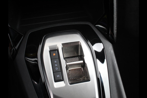Peugeot 2008 1.2 Hybrid 145 Style Automaat Climate control Cruise control Apple Carplay/ Android Auto led Lichtmetalen velgen Parkeersensoren